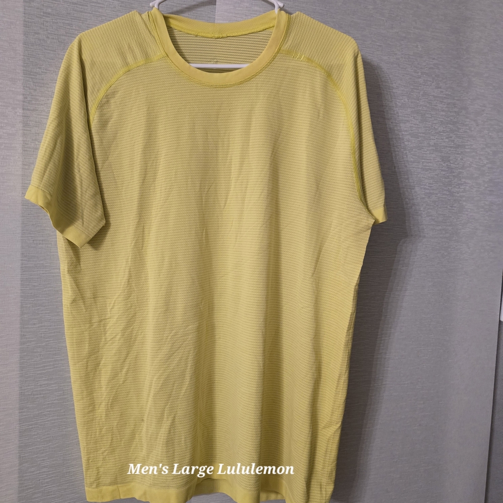 Lululemon Athletica Yellow Short Sleeve Tee